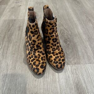 Madewell Brown and Black Ankle Boots Sleek Design